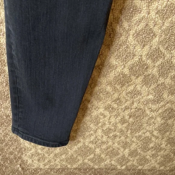American Eagle size 8 high rise black jeggings. - Picture 6 of 11